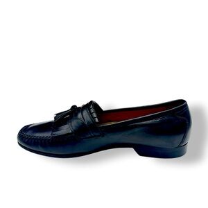 Johnston and Murphy Black Loafers with Tassel Detail ( 8.5)